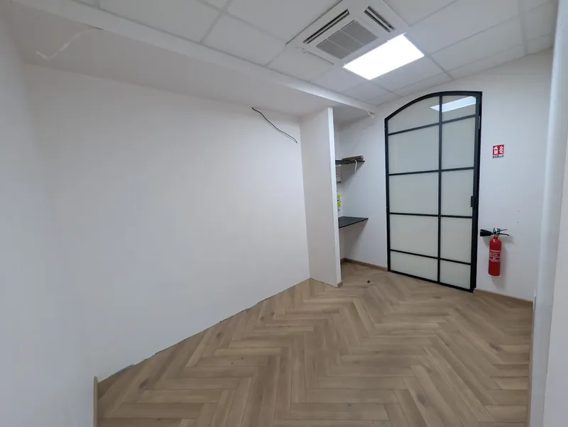 Arrière-boutique, second angle